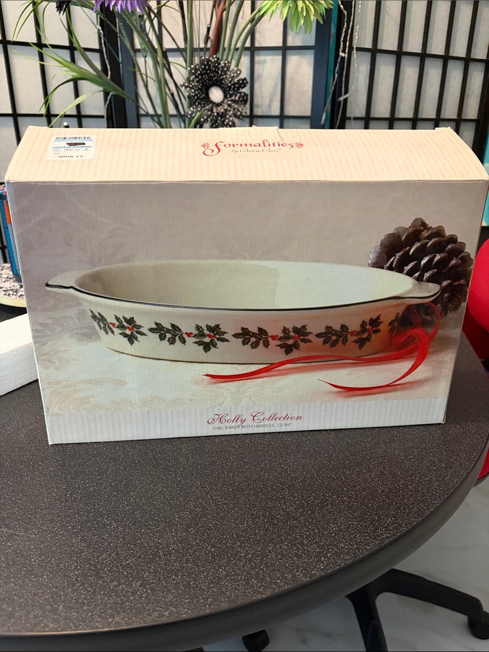 NEW- in box- Holly Collection Oval Baker with Handles - White